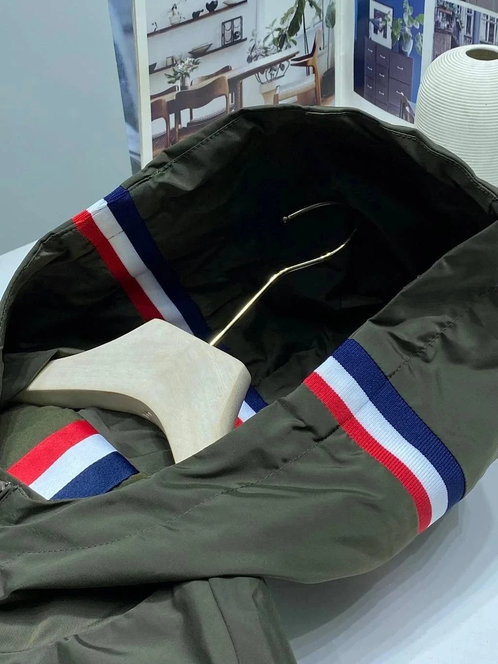 Moncler Windbreaker Jacket Army Green Outerwear product detail 9 in Litbuy spreadsheet finds