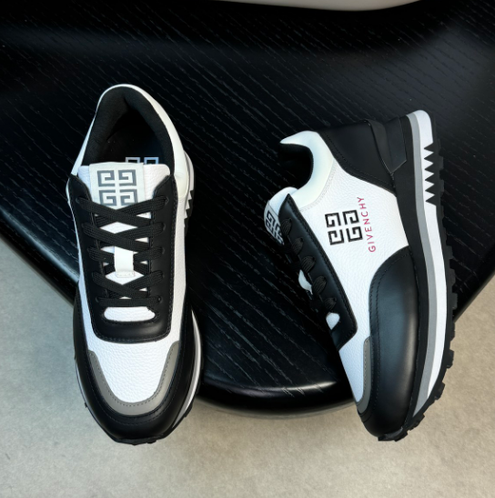 Givenchy Givenchy Black and White Runner Sneakers Black
