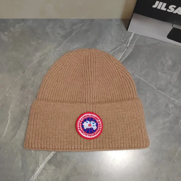 Canada Goose Arctic Program Beanie Lime Green - 7