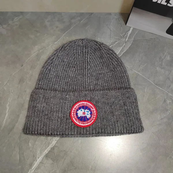 Canada Goose Arctic Program Beanie Lime Green - 6