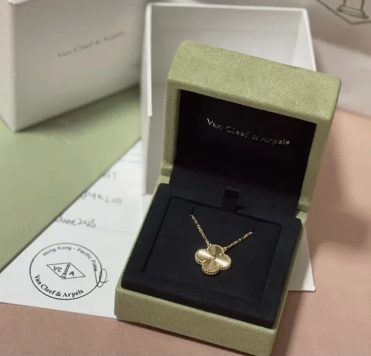 Van Cleef & Arpels Van Cleef & Arpels Alhambra Necklace in Gold Gold