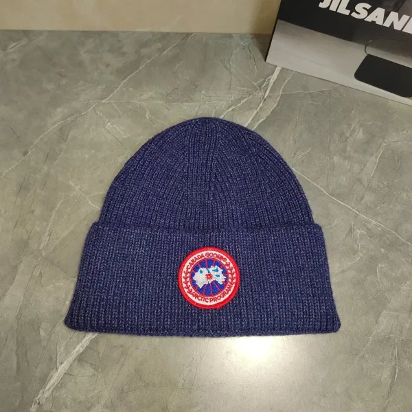 Canada Goose Arctic Program Beanie Lime Green - 5