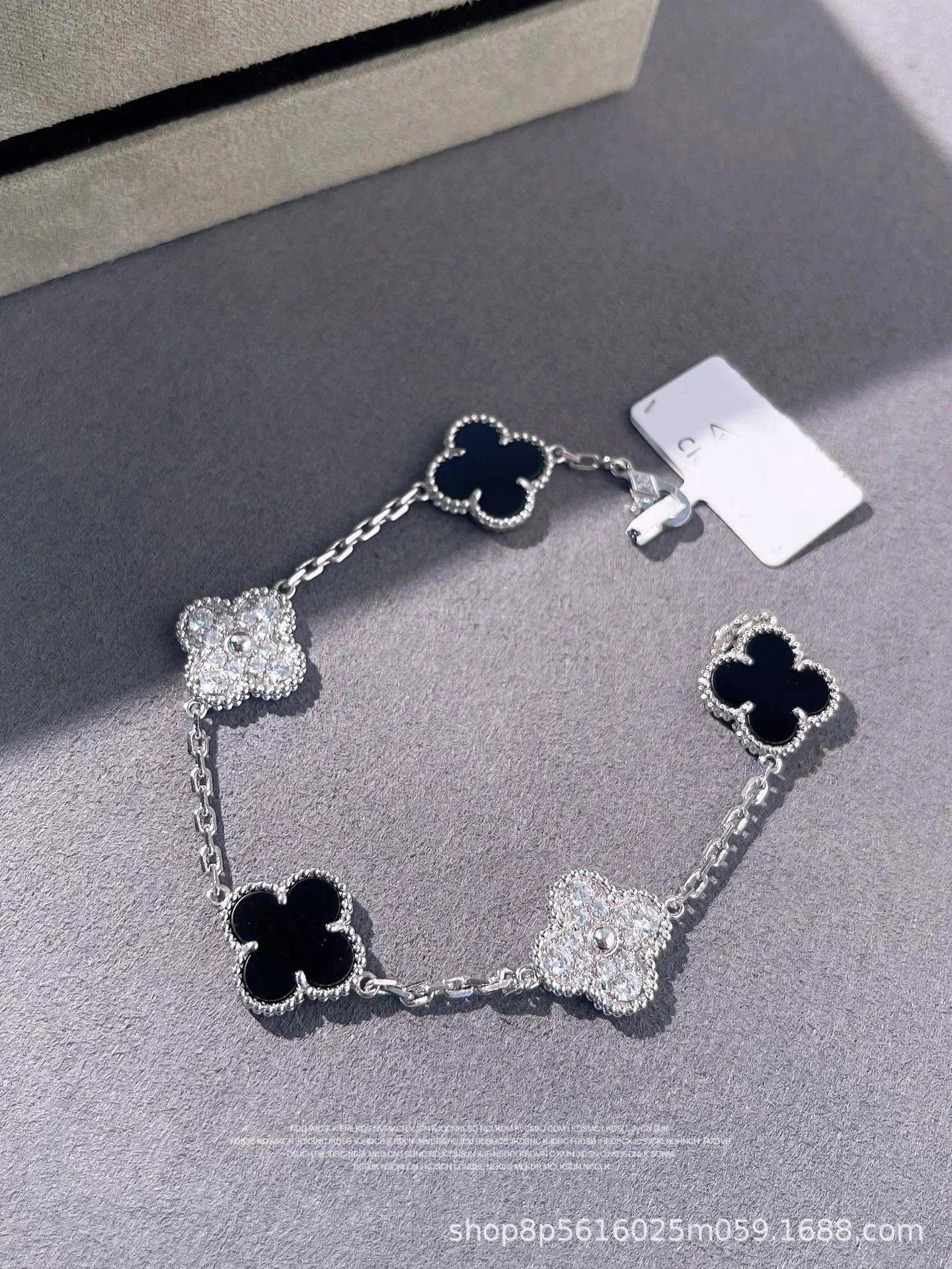 [with diamond] white gold black agate