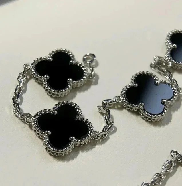 White gold black agate