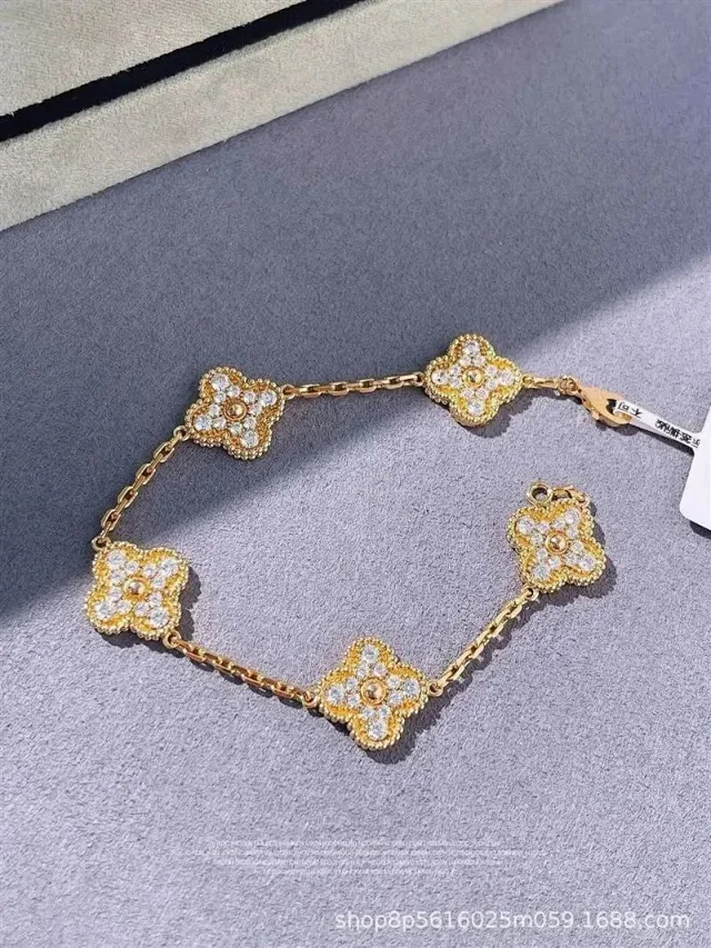 Unbranded Jewelry Five-clover chain bracelet product detail image 9