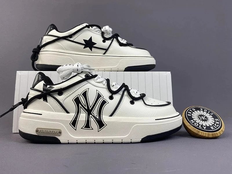 Holy Kicks Holy Kicks New York Yankees Low-Top Sneakers White/Black White