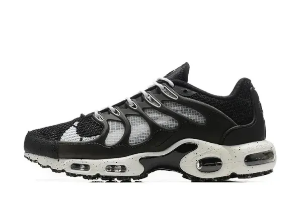 Nike Air Max Plus Black/White Sneakers - 1
