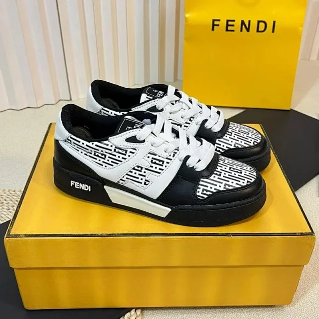 Fendi Sneakers Low-top paneled lace-up product detail image 8