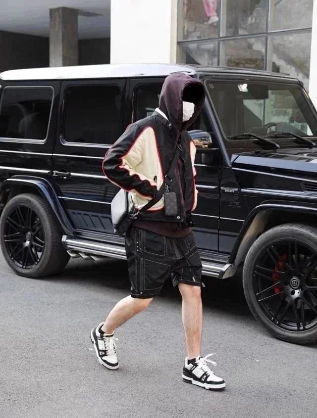 Louis Vuitton Trainer Monogram Black and White Chunky Sneakers - 7
