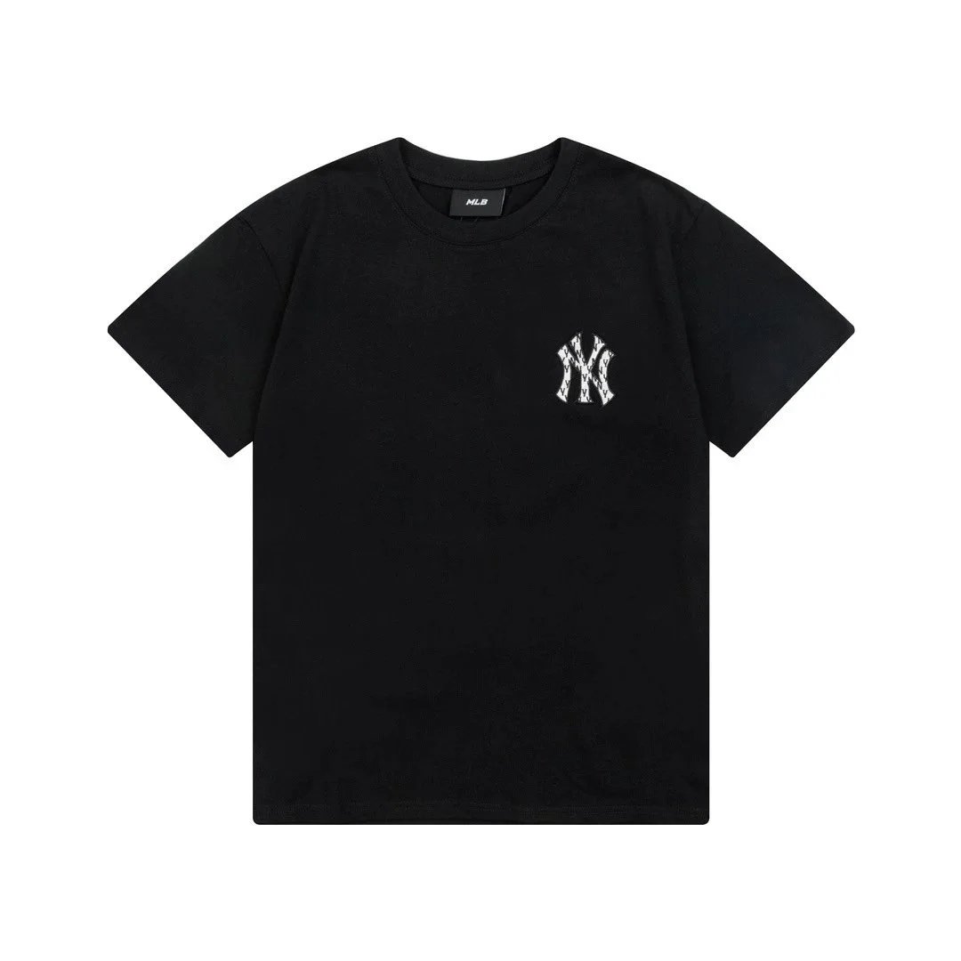 MLB New York Yankees White Black Patterned Logo T-Shirt