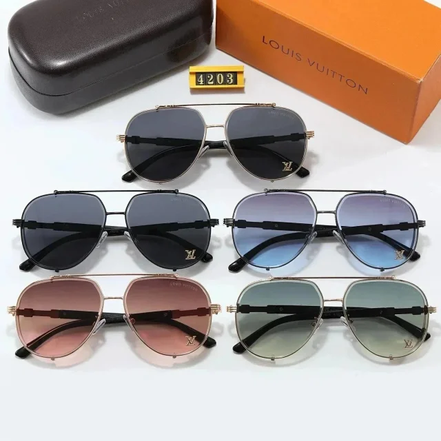 Louis Vuitton Sunglasses product detail image 1