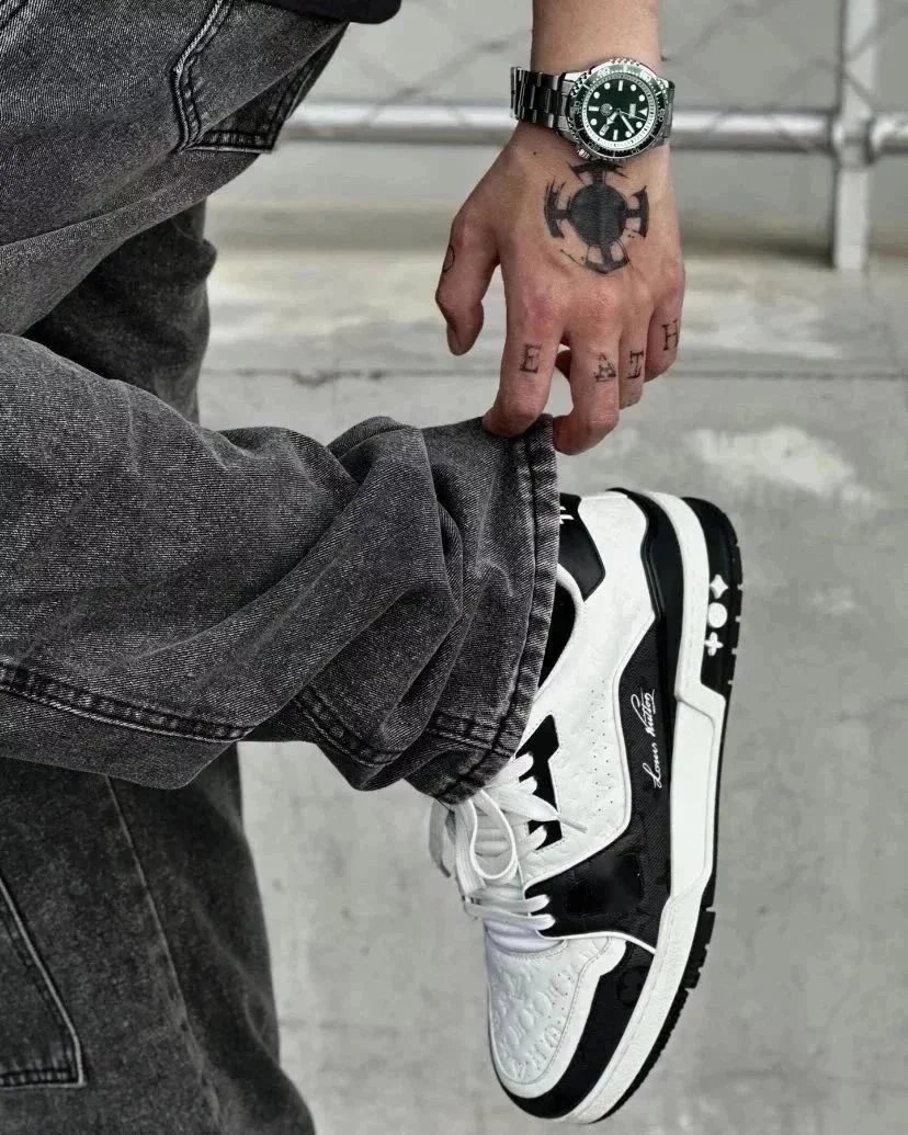 Louis Vuitton Trainer Monogram Black and White Chunky Sneakers - 6