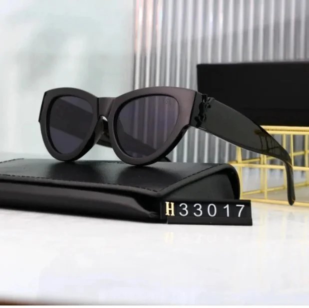 Saint Laurent Cat-Eye Sunglasses Black Black
