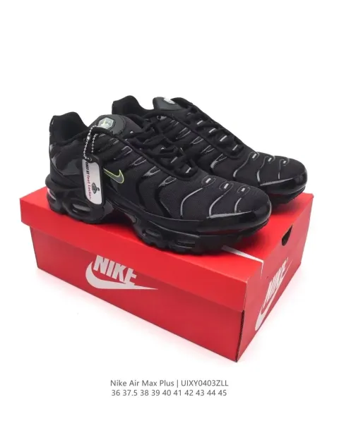 Nike Air Max Plus Black Sneakers - 9
