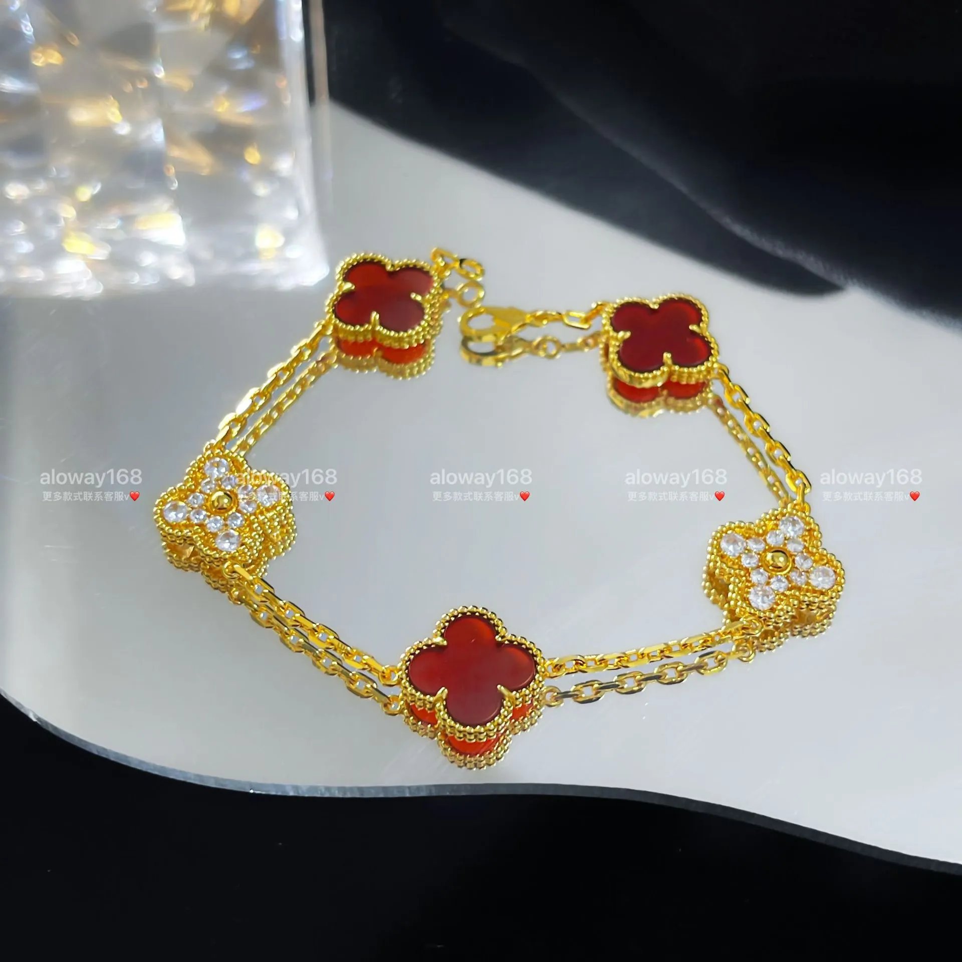 Gold Red Agate (With 3+2 Diamonds)