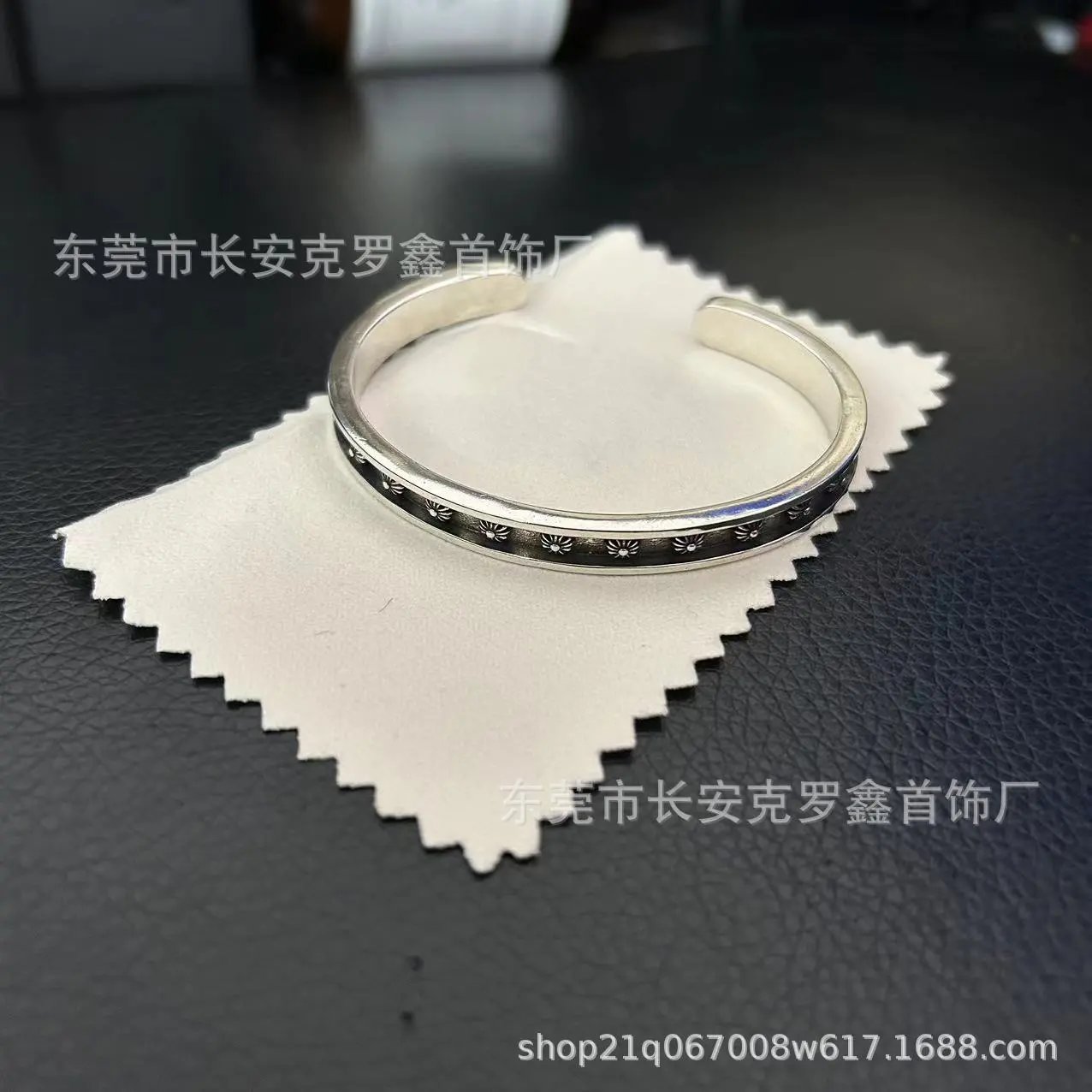复古十字架手镯