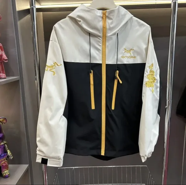 Arc'teryx x APC YGKHX Windbreaker Jacket White/Black/Gold - 1