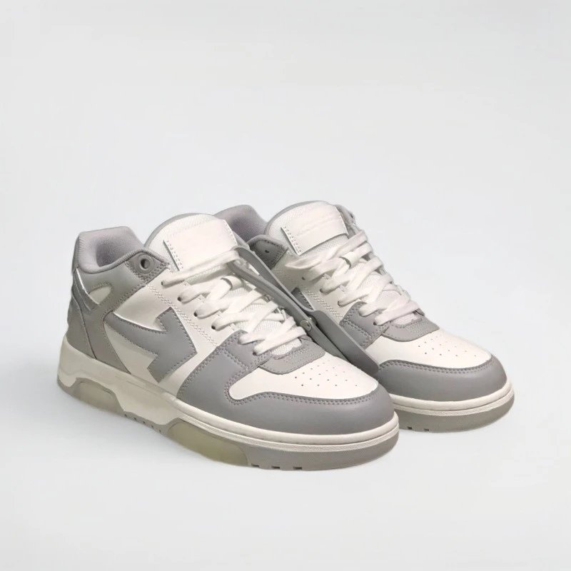 Veja V-12 Sneakers [