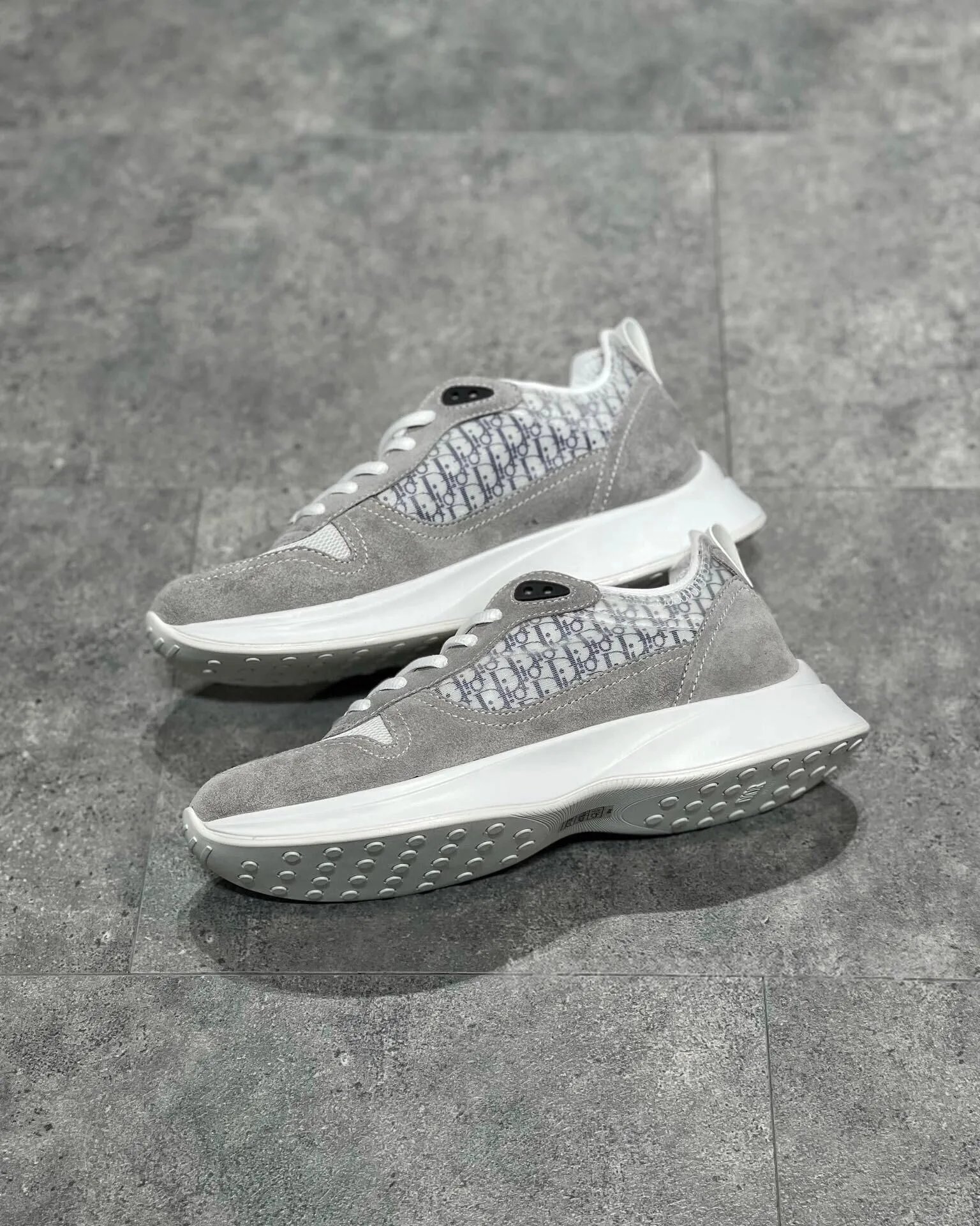 Dior B23 Oblique Sneakers Black White Gray Chunky Sneakers - 19