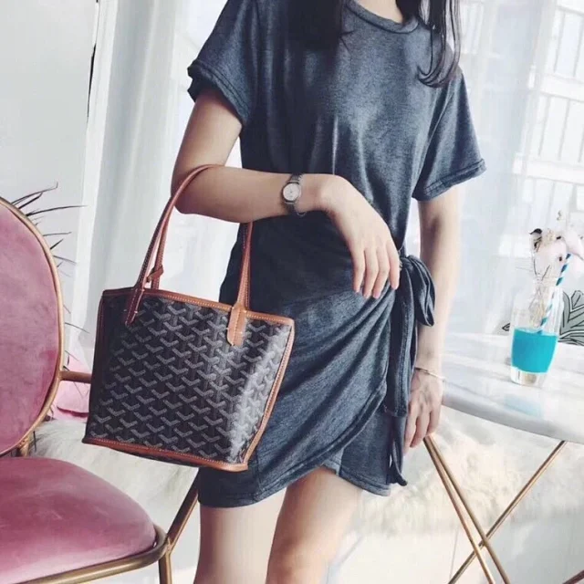 Goyard Handbags Goyardine patterned tote bag product detail image 21