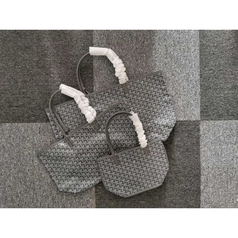 Goyard Handbags Goyardine patterned tote bag — Gray, large size