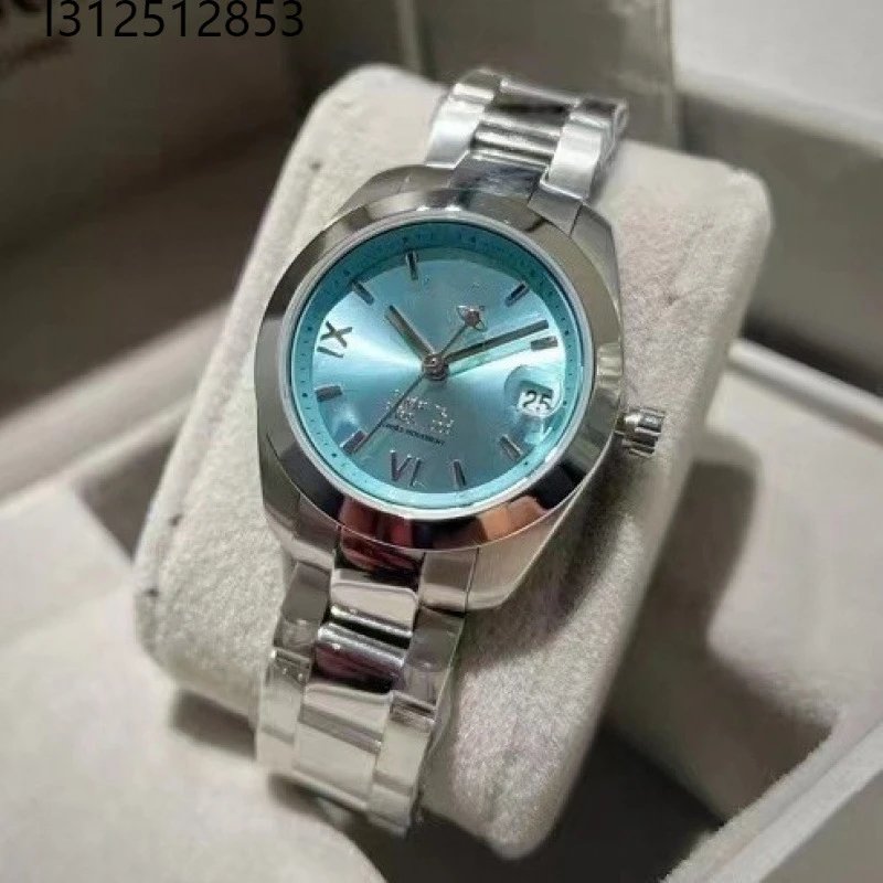 V*vienne W*stwood Watch