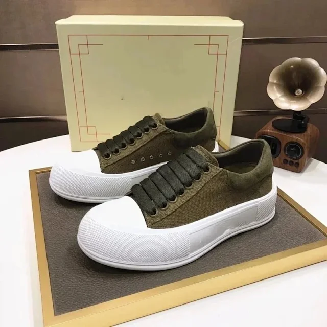 Alexander McQueen Sneakers Oversized low-top lace-up product detail image 5