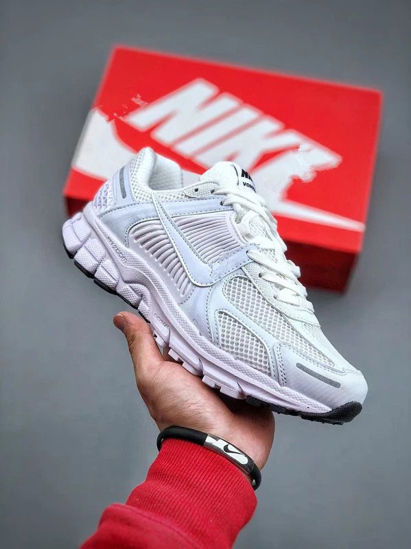 Fomoro White