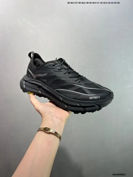 Design Chunky Trail Running Sneakers Black Running Shoes - 1