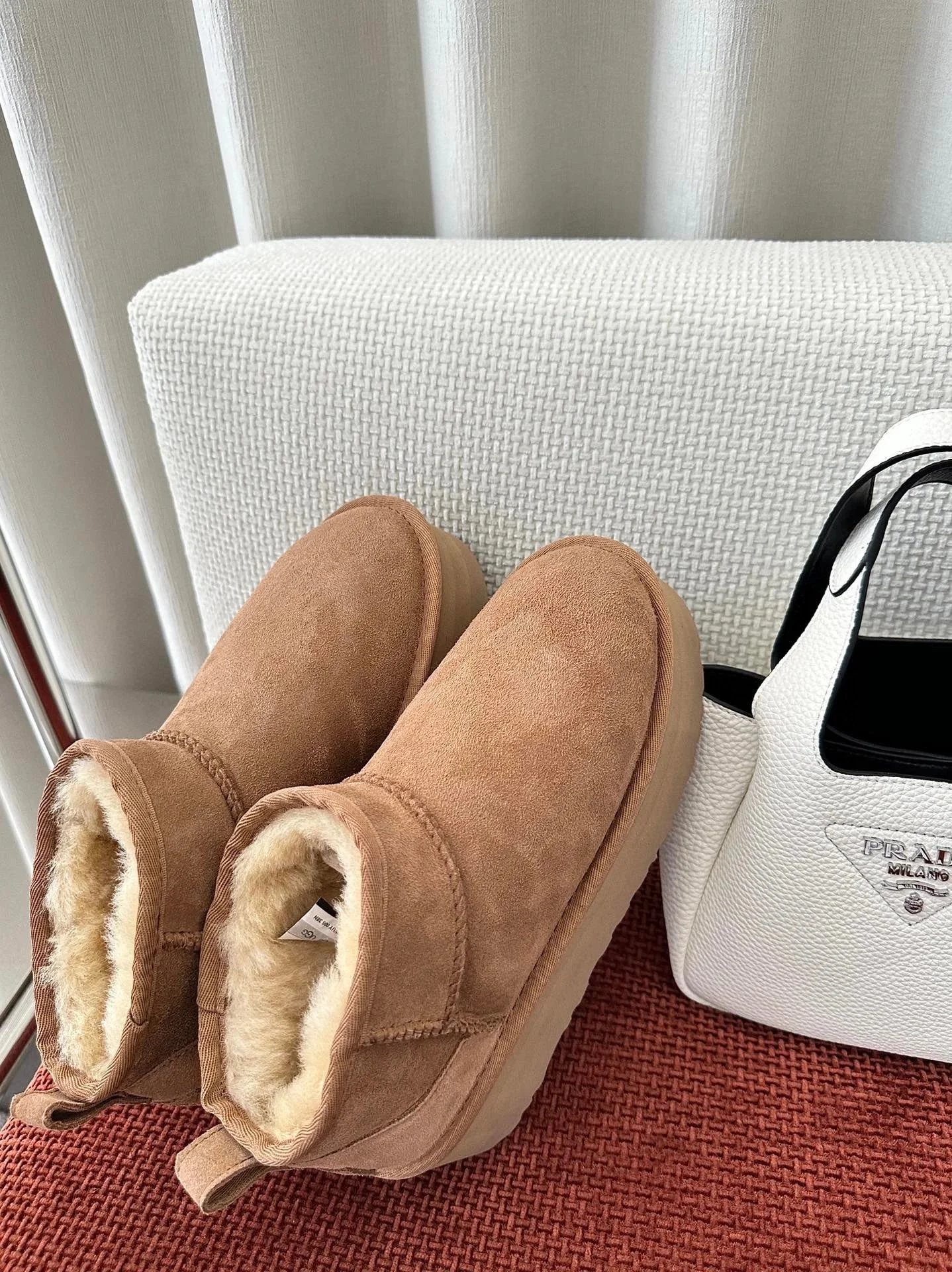 UGG Boots Short fur-lined platform image 3