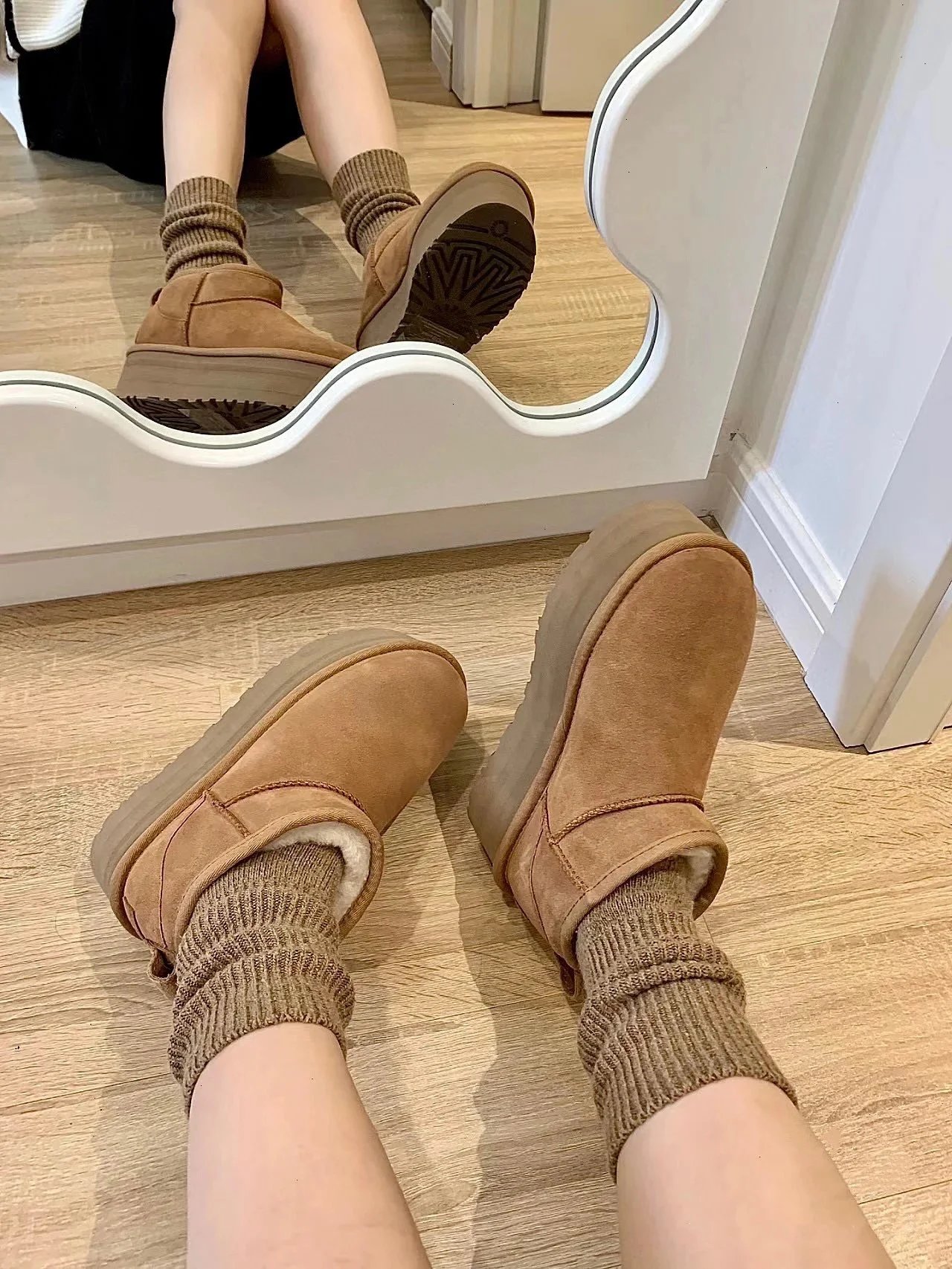 UGG Neumel Platform Chestnut Suede Ankle Boots - 6