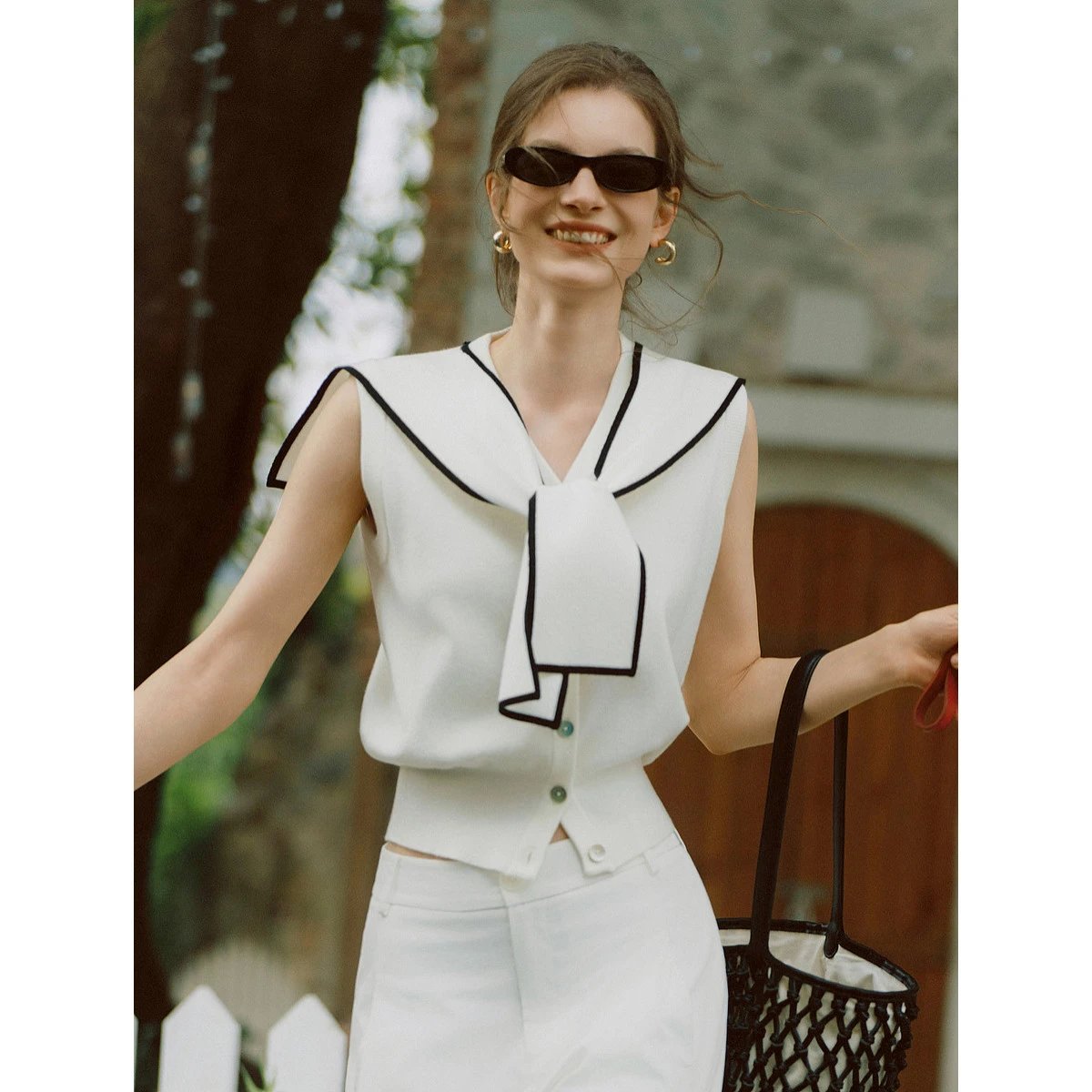 White (in stock)