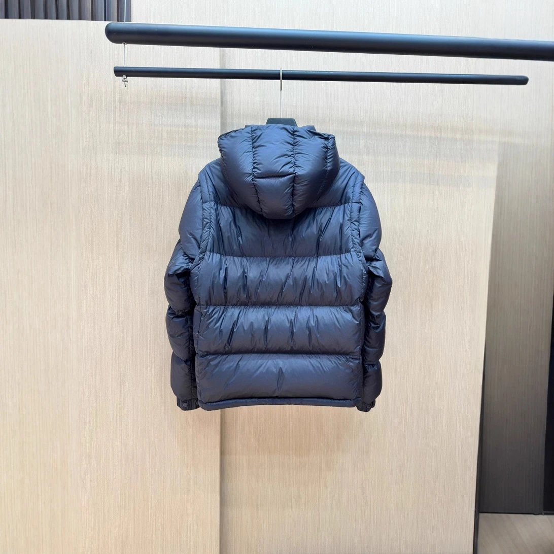 Moncler 4