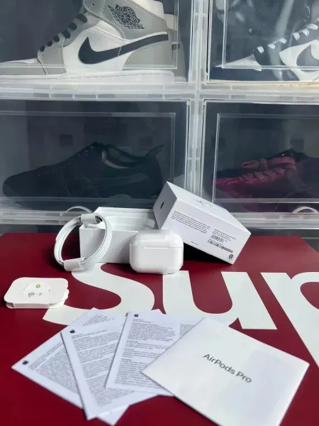Apple AirPods Pro (2nd Generation) White TWS Earbuds - 9