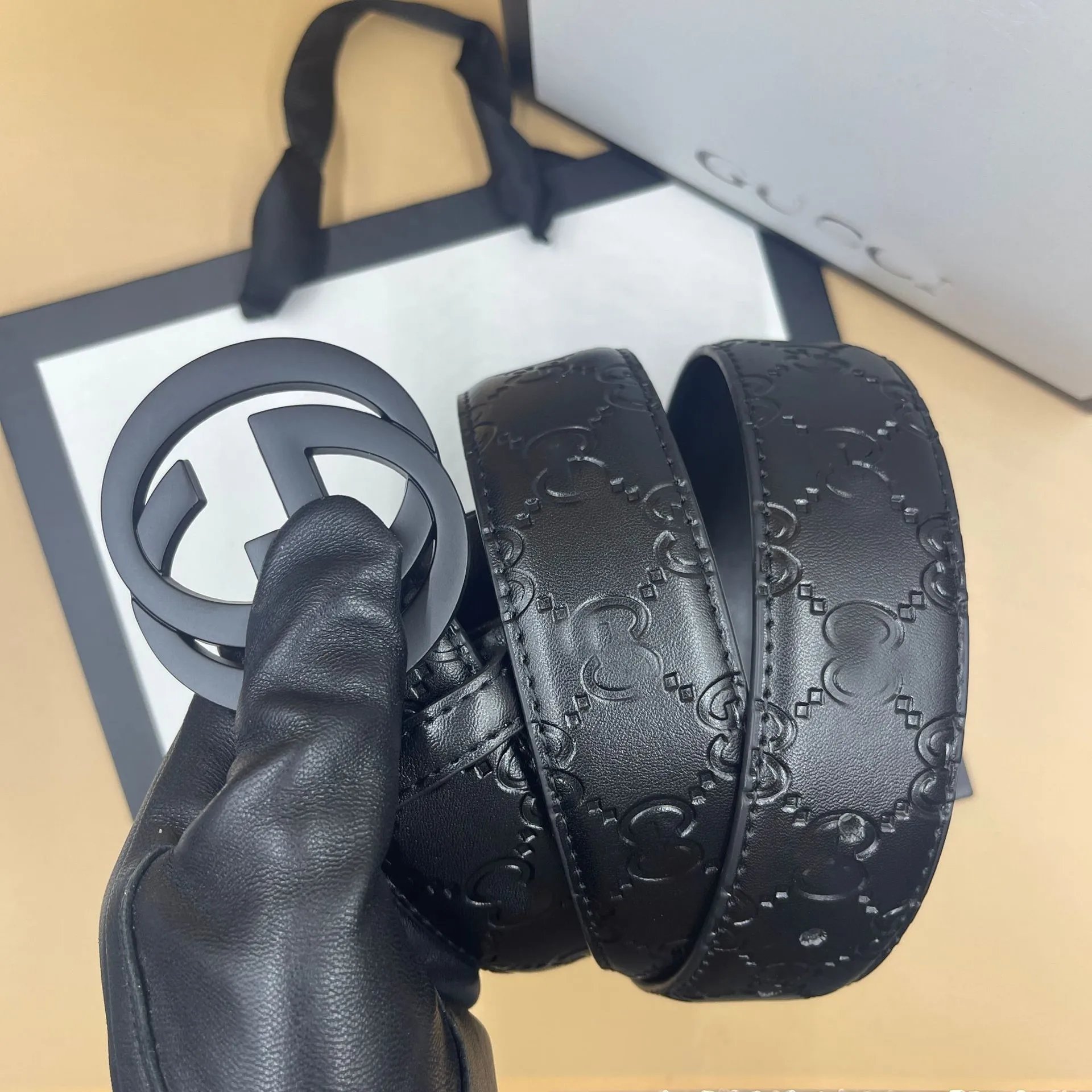 黑底黑色压花+GG金黑扣