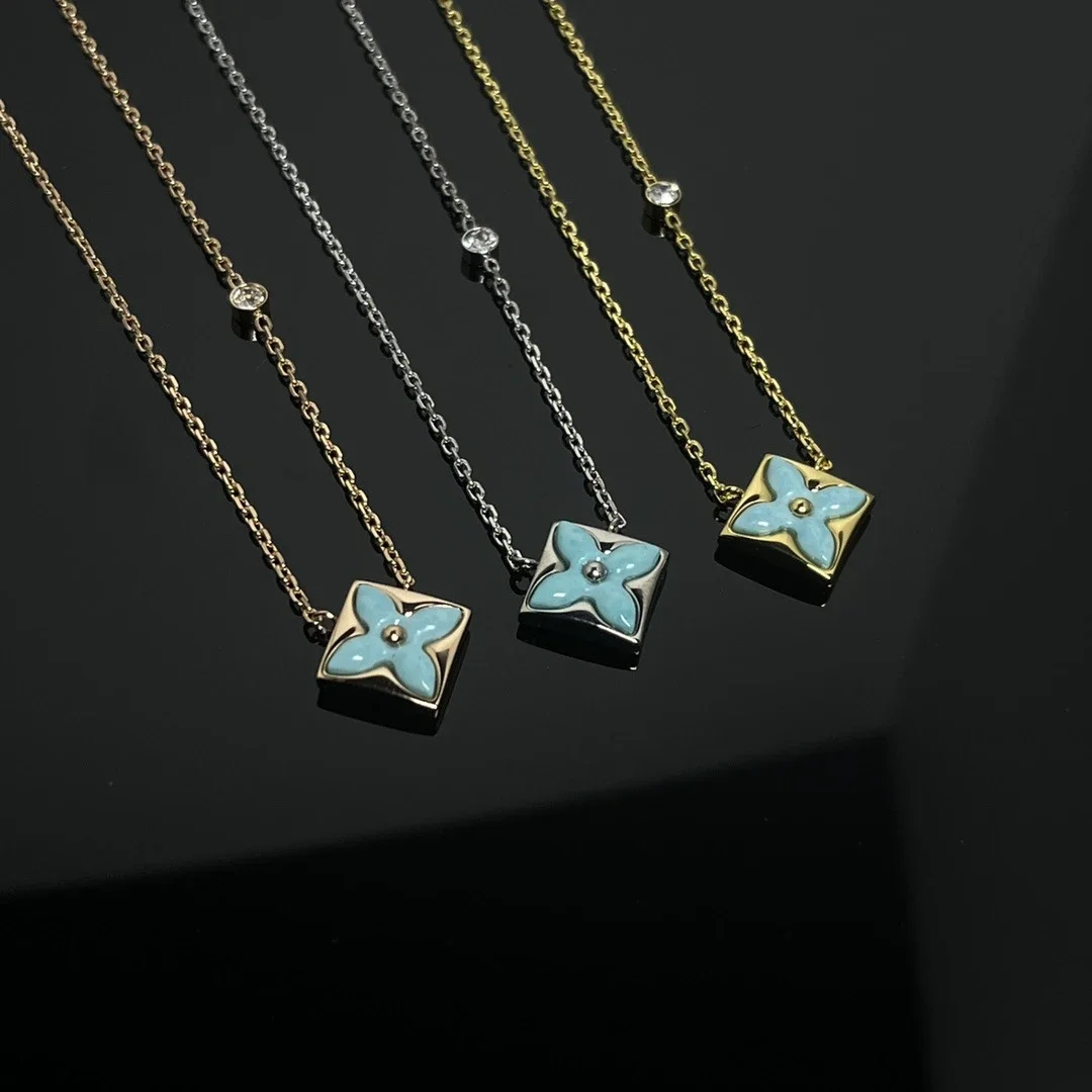 LOUIS VUITTON accessories ( 9 Colors)