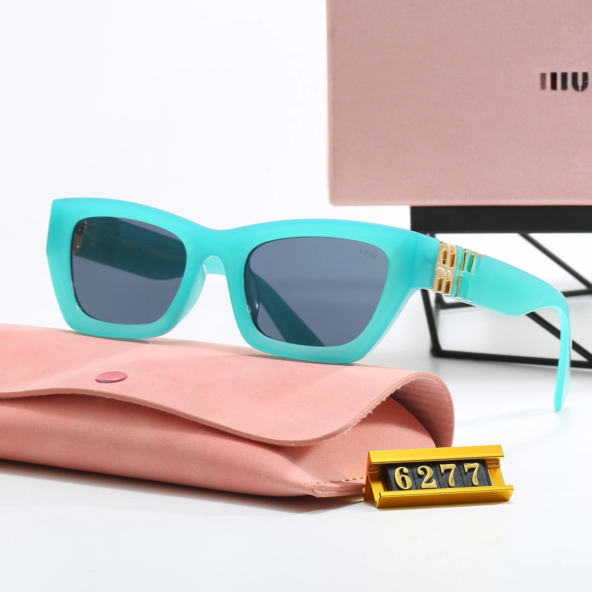MIU MIU Sunglasses
