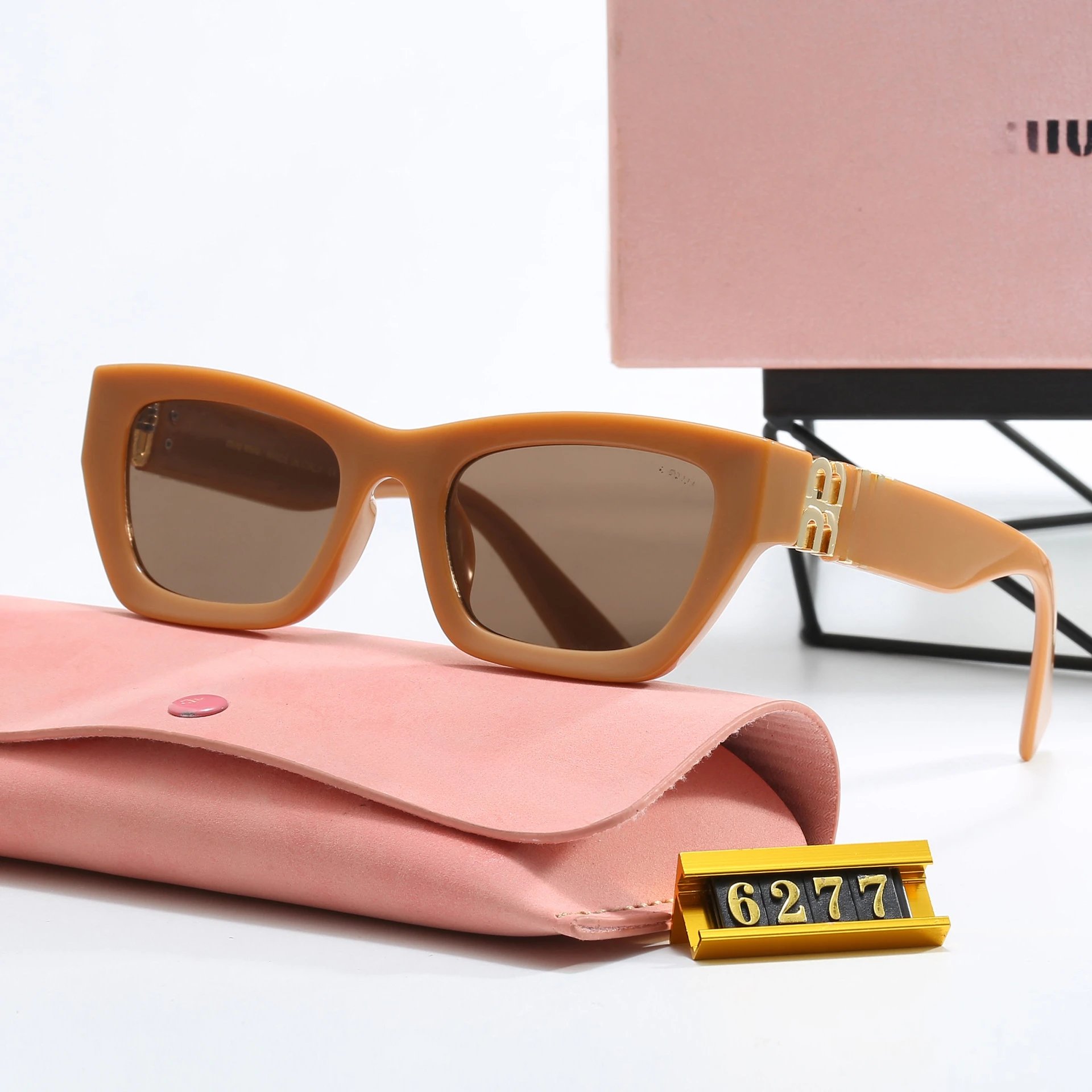 MIU MIU Sunglasses