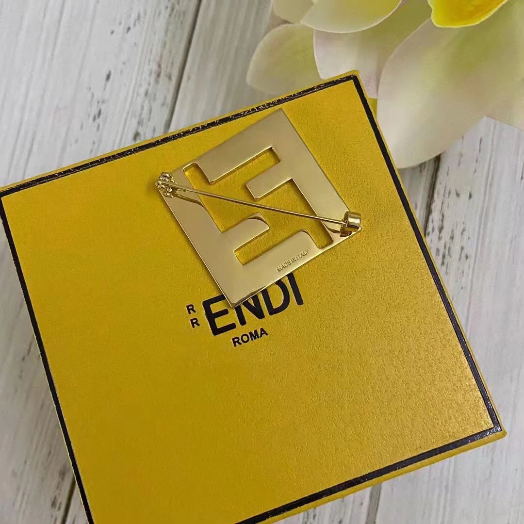 FENDI brooch-3