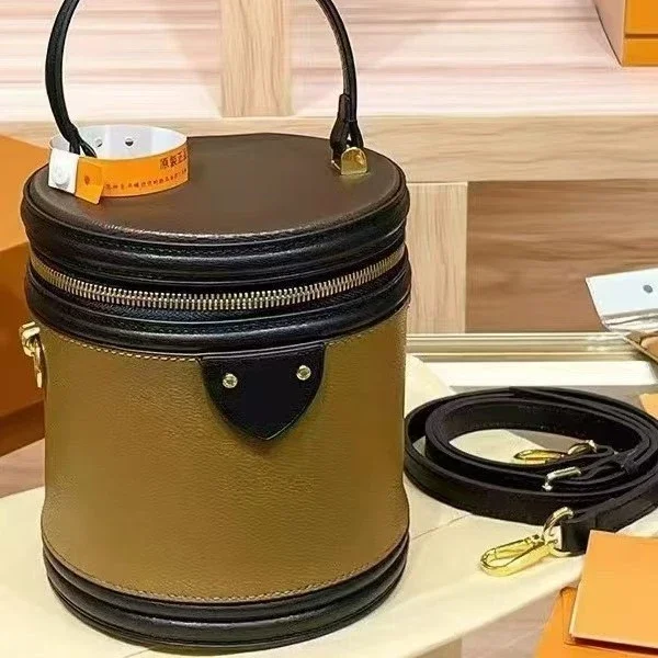LOUIS VUITTON bag-22 (1 Color )