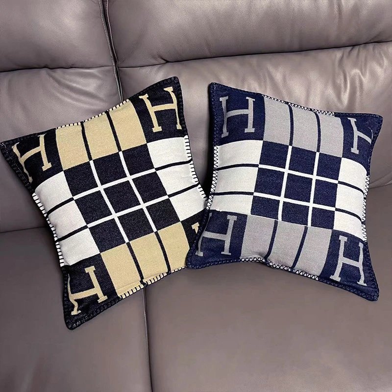 HERaucohouse metallicaES Pillow-2