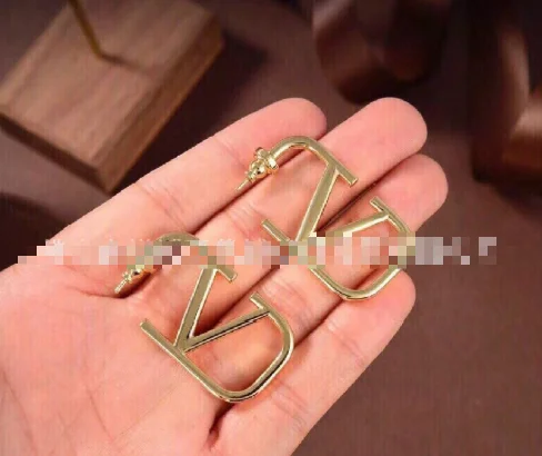 Valentino earrings-2 (4 Color)