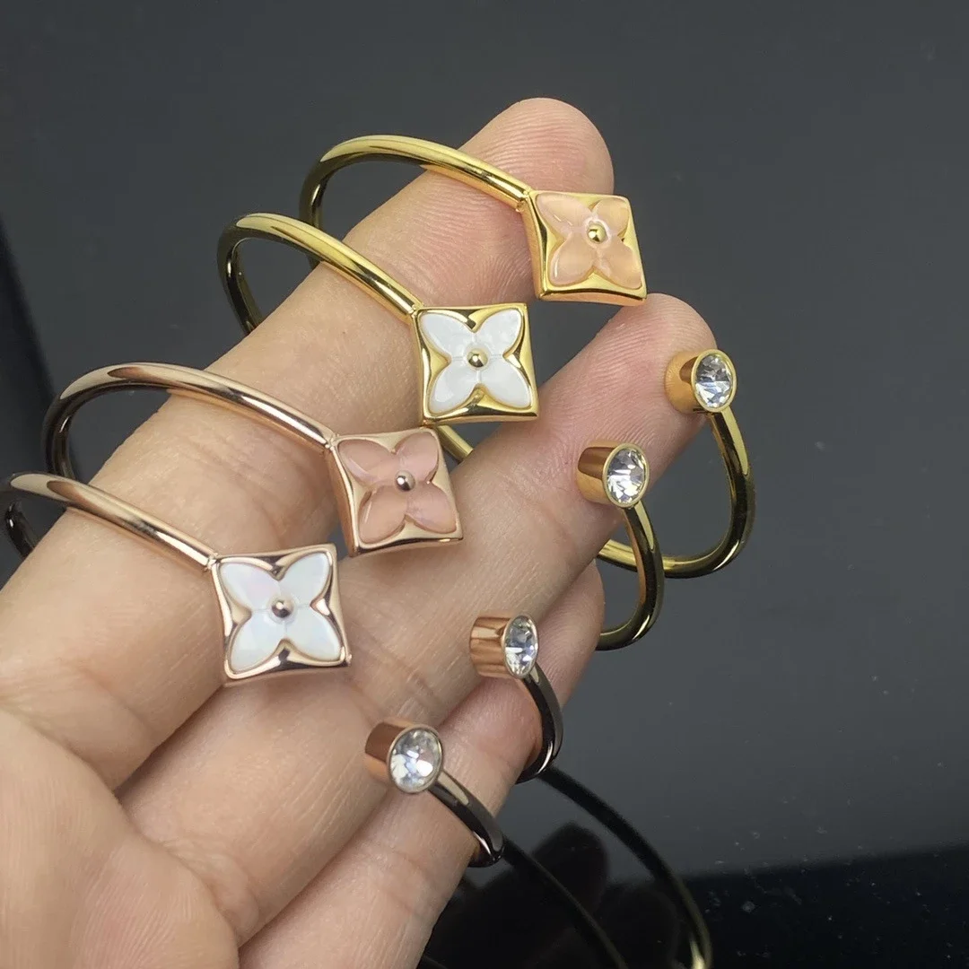 LOUIS VUITTON Bracelets-1 (3 Color)