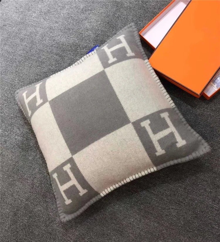 HERaucohouse metallicaES Pillow-3