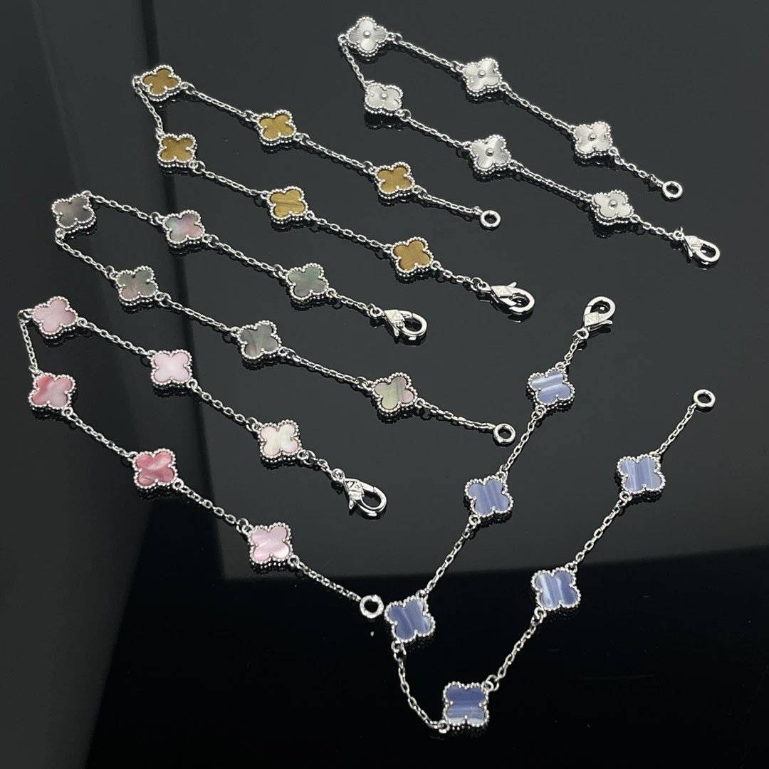 Van Cleef & Arpels Bracelets-5