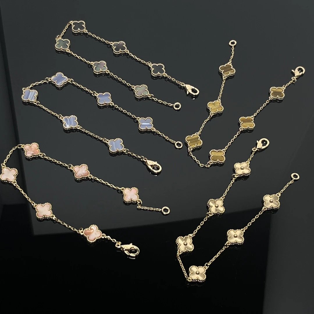 Van Cleef & Arpels Bracelets-5