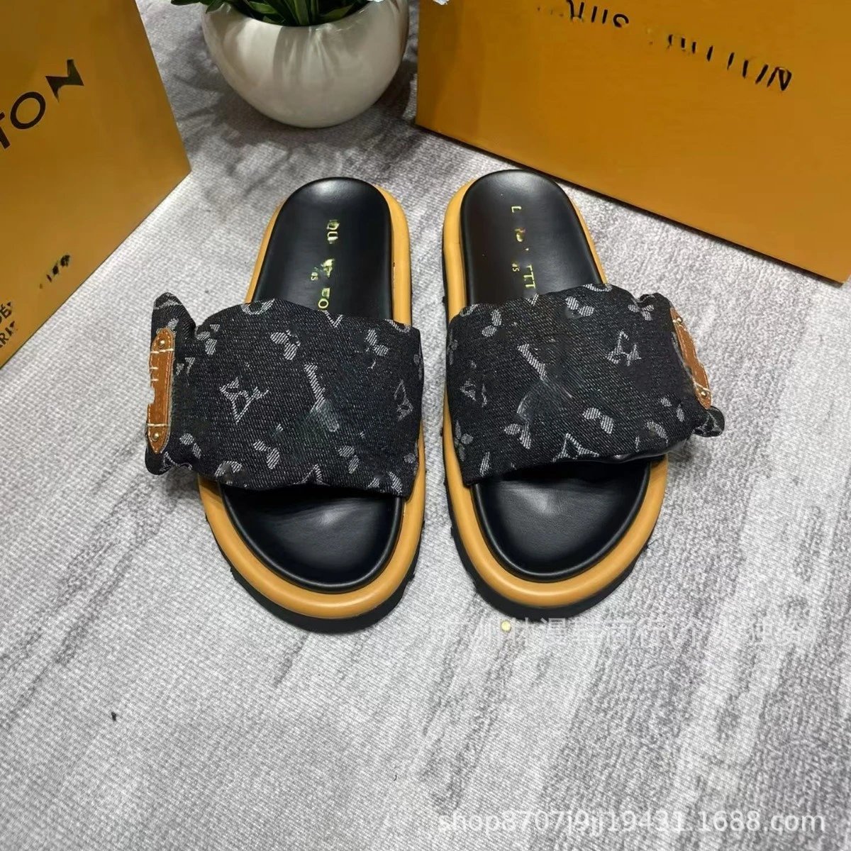 LV LOUIS VUITTON SHOES