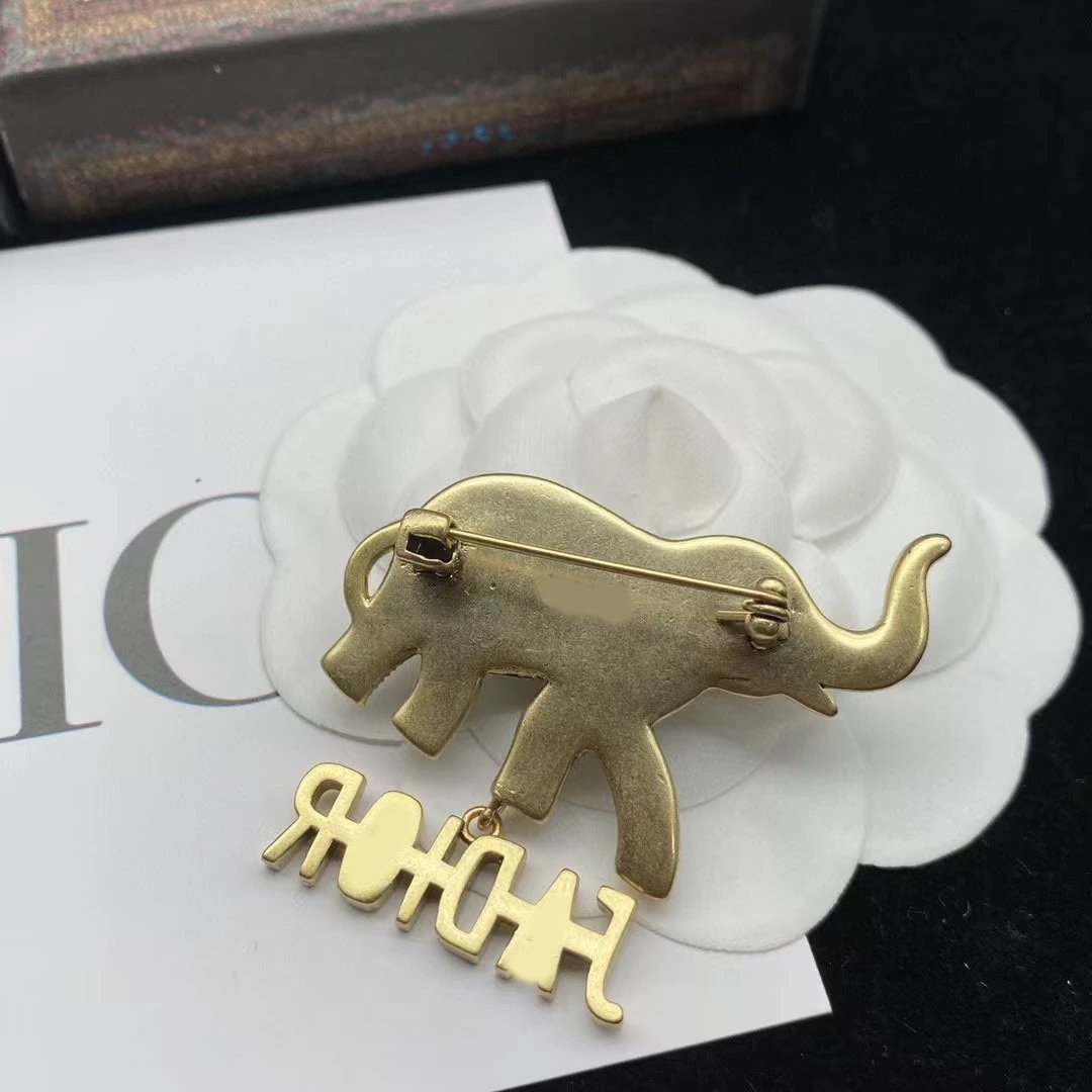 Dior brooch-4