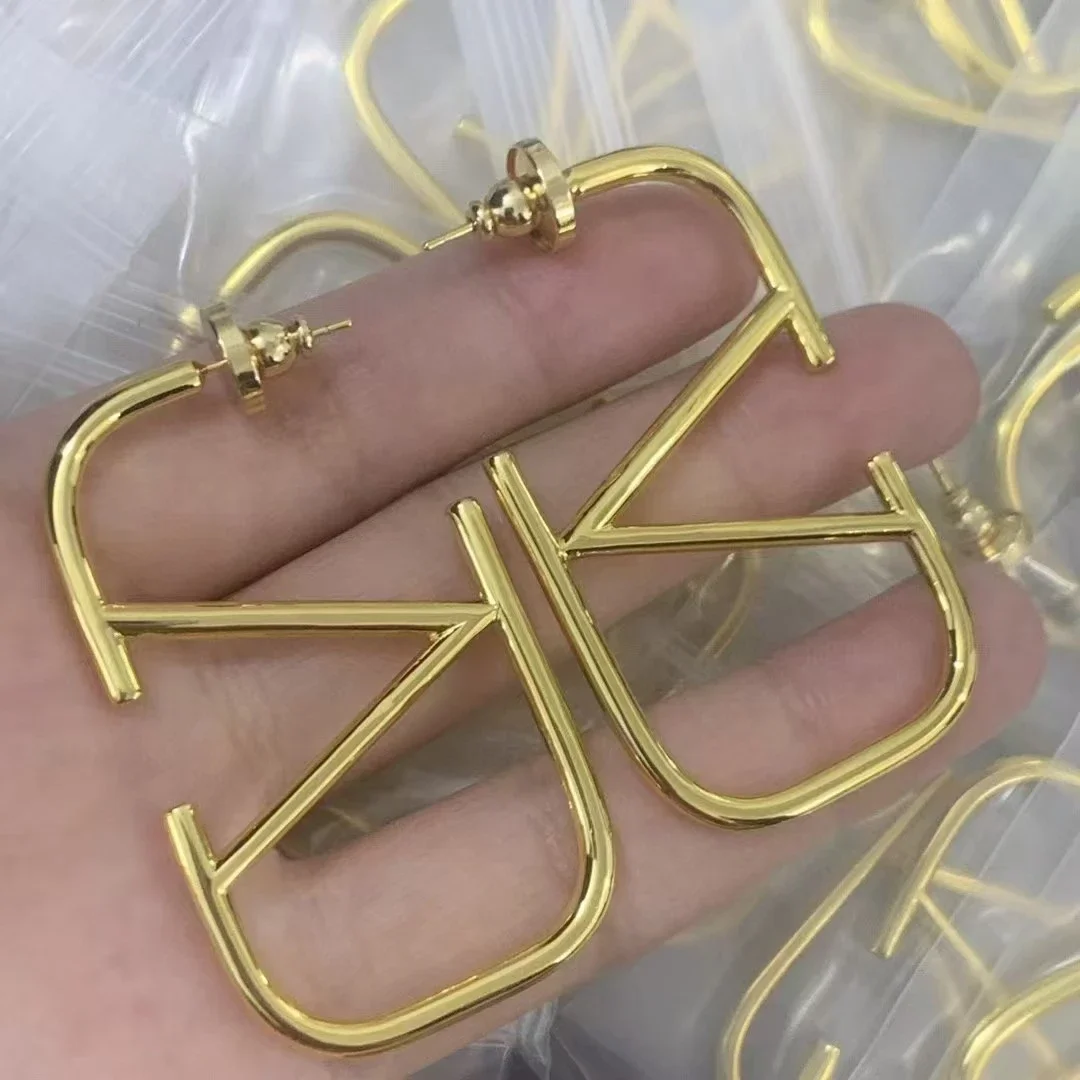Valentino earrings (2 Color)