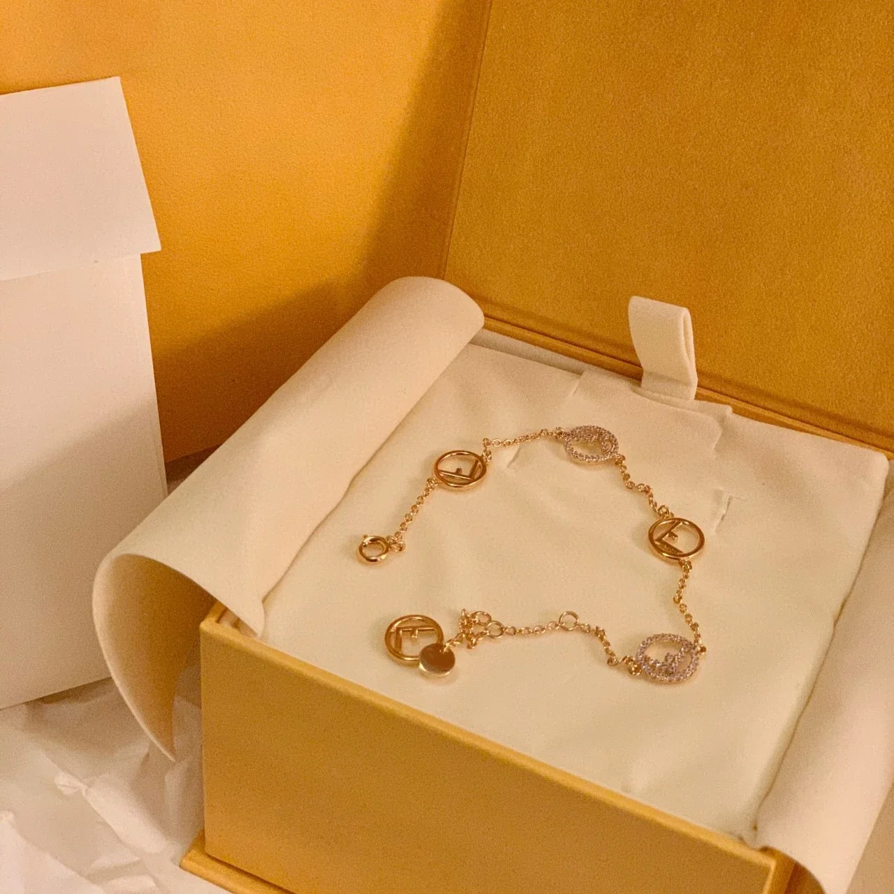 FENDI Bracelets (1 Color)